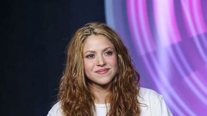 Shakira : après les rumeurs d’une romance avec Tom Cruise, elle s’affiche avec un célèbre pilote de Formule 1