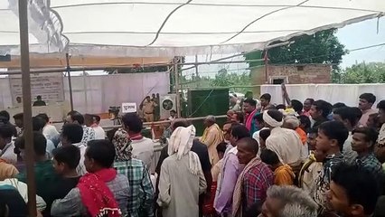 हंगामेदार जनसुनवाई में ग्रामीणों ने अधिकारियों को जमकर खरी खोटी सुनाई।