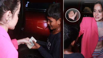 Urfi Javed ने पहले गरीब बच्चे को दिए पैसे, फिर अचानक क्यों देने लगीं गाली, Media बोली....! FilmiBeat