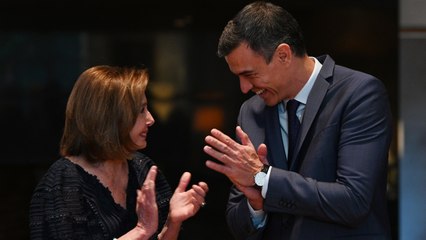 Sánchez entrega la Gran Cruz de Isabel la Católica a Nancy Pelosi