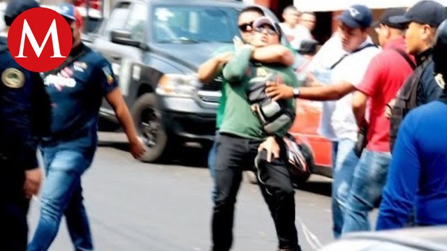 Reporteros son agredidos por policías al cubrir balacera en Iztapalapa