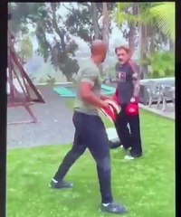 Séance de sport avec Johnny Hallyday - @DR