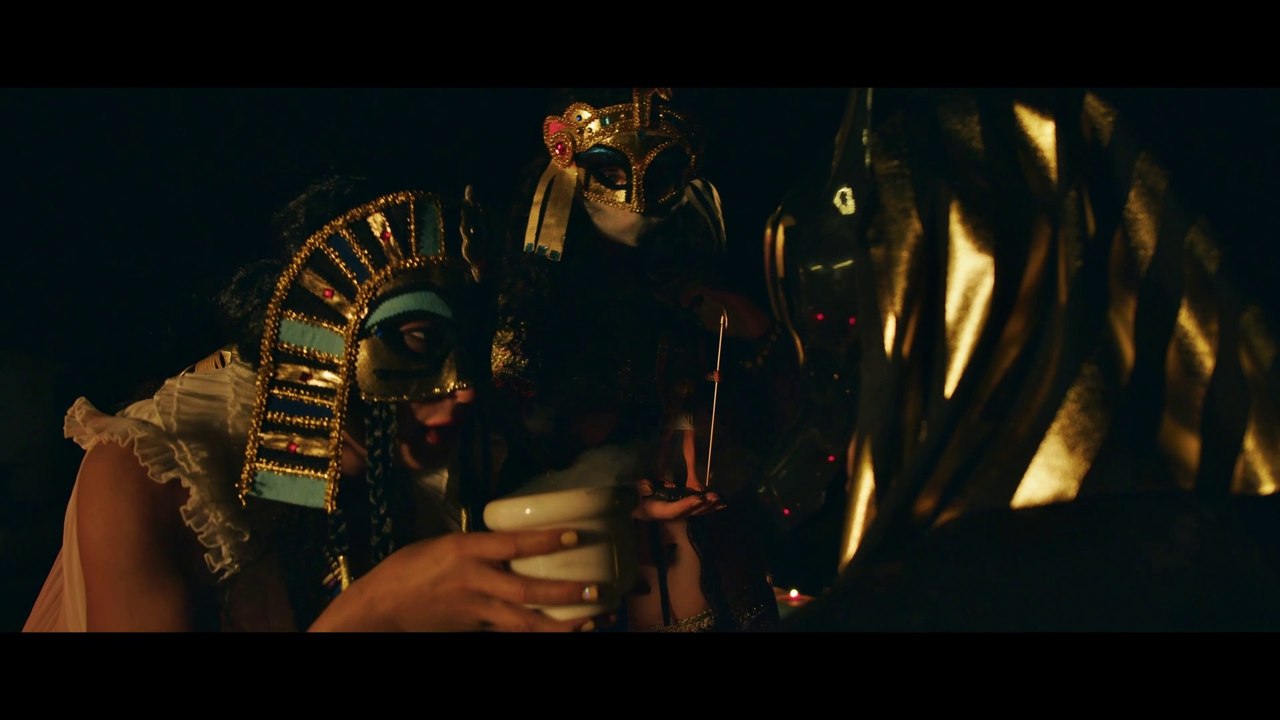 "La Femme qui tuait des Hommes" (The Woman Who Killed Men)