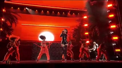 Shay interprète Jolie Go et Commando en live  LES FLAMMES 2023