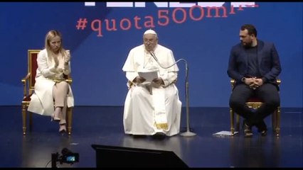 Papa su precarietà dei giovani: "Come montagna impossibile da scalare"