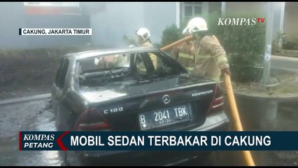 Download Video: Diduga Akibat Korsleting Listrik , Mobil Sedan Ludes Terbakar di Cakung Jakarta Timur