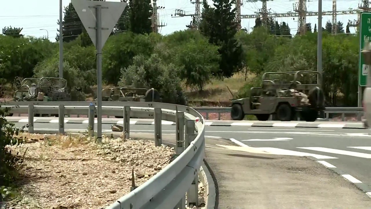 مراسلة #العربية ترصد تعزيزات إسرائيلية في طريقها إلى قطاع #غزة.. و #نتنياهو يجري تقييما أمنيا بشأن التطورات على حدود القطاع  #فلسطين  #القدس