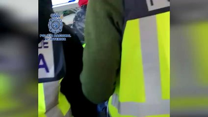 Cae una red criminal que bloqueaba el sistema de citas online de extranjería para luego revenderlas.