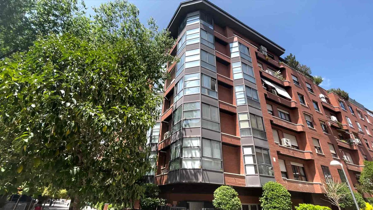 Pedro Sánchez cobra 1.100 € al mes por un piso de 40 metros a salvo de okupas y sin vivienda social