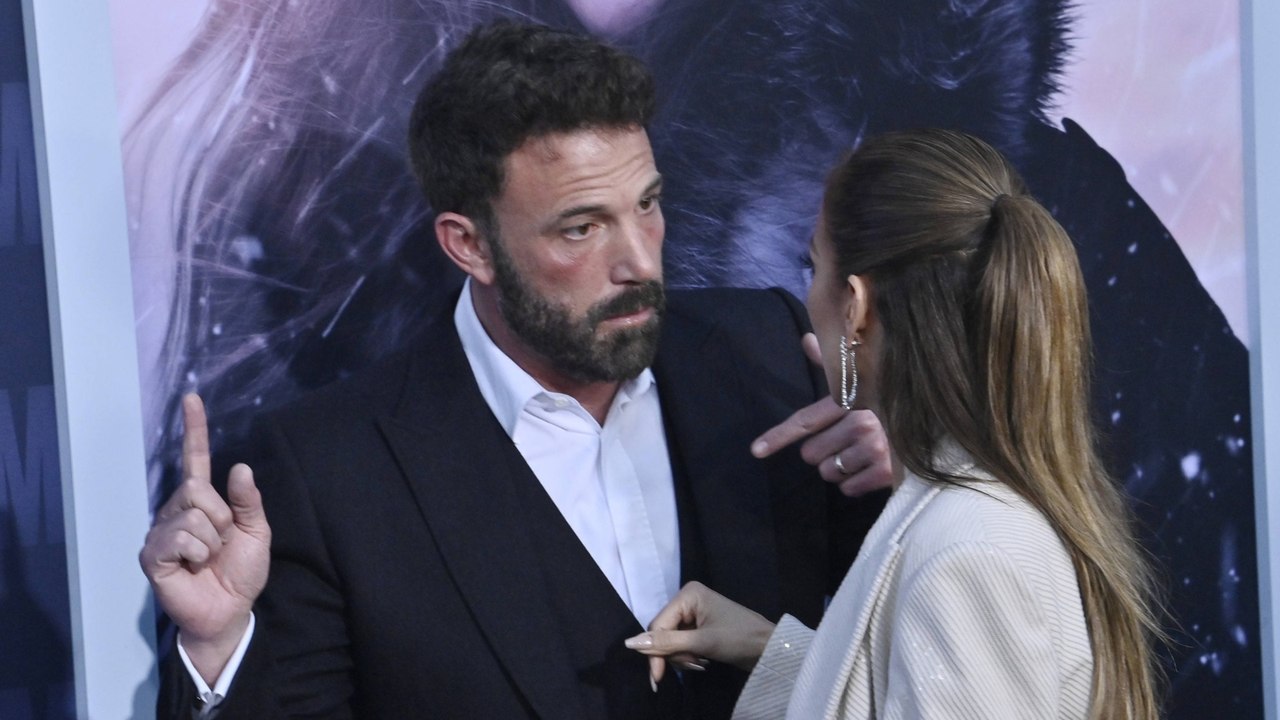 GALA VIDEO - Jennifer Lopez et Ben Affleck : grosse dispute sur tapis rouge ? La vérité sur la séquence qui fait parler