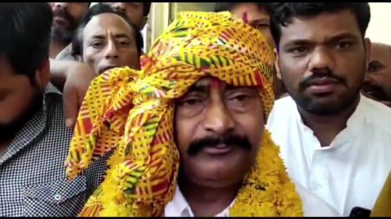 पार्टी परिवर्तन: पूर्व मंत्री दीपक जोशी पहुंचे शहर कांग्रेस कार्यालय, कार्यकर्ताओं को किया संबोधित