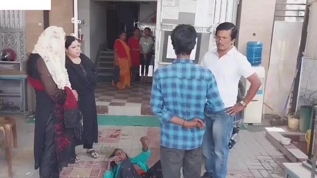 मां बनी बेटे पर बोझ, सड़क किनारे छोड़कर हुआ फरार, समाजसेवी ले गए अपने साथ