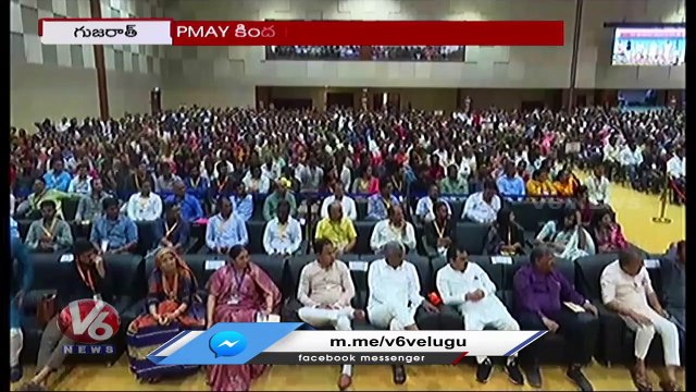 PM Modi Distribute House Keys To 19000 Members Under PMAY At Gujarat _ V6 News (1)