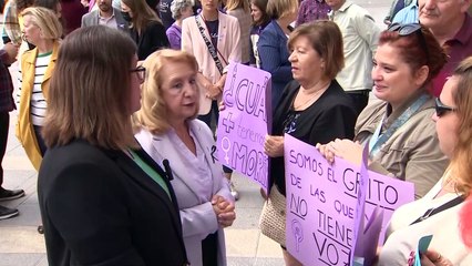 Video herunterladen: Confirmada como primera víctima mortal de violencia de género del año en Madrid la mujer degollada