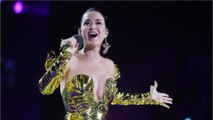 GALA VIDÉO - PHOTO - Katy Perry ressort la robe de mariée de Miley Cyrus au couronnement de Charles III