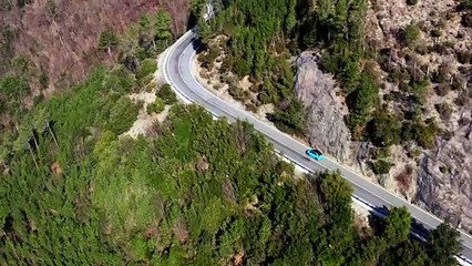L'Abarth 500e cabriolet électrique revendique une expérience de conduite urbaine cheveux au vent stimulante