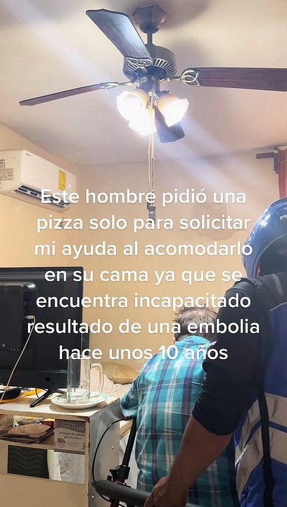 Adulto mayor pide pizza todas las noches para que el delivery lo ayude a recostarse