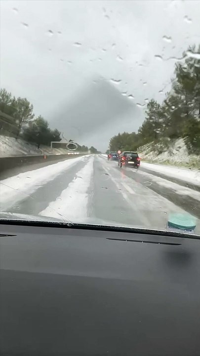 De la grêle sur l'autoroute au Luc