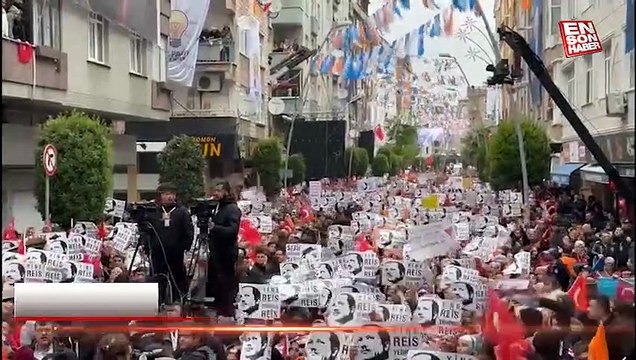 İstanbul sokaklarında 'Yine Reis Yeniden Reis' stickerları