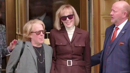 فضائح تلاحق ترمب.. امرأة تقتنص من الرئيس السابق تعويضا باهظا