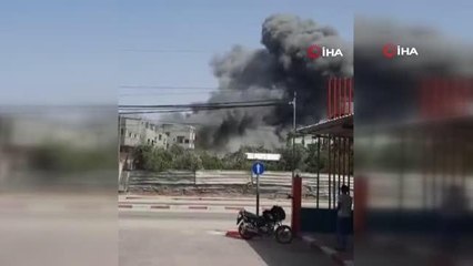 İsrail, Gazze'de sivillere ait evleri vurdu