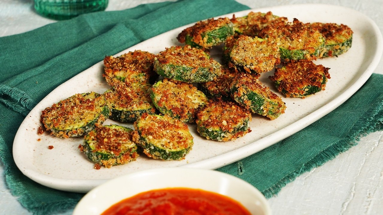 How to Make Oven Fried Panko Parmesan Zucchini