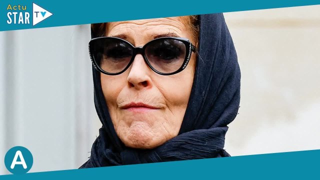 Obsèques de Georges Kiejman : Fanny Ardant et Isabelle Huppert auprès de sa famille, séquence émouva