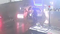 Bursa'da iki aracın kafa kafaya çarpıştığı feci kaza kamerada: 2 yaralı