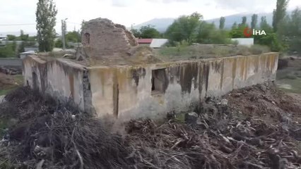 Tarihi "Ortaköy Hamamı"nın içler acısı hali vatandaşları üzüyor