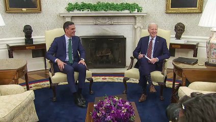 Pedro Sánchez dice a Biden que es "un ejemplo" en la defensa de la democracia