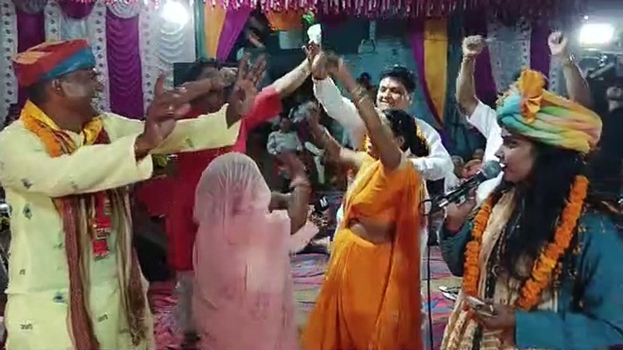 रातभर बही भजनों की सरिता, भगवान श्याम की भक्ति में नाचे श्रोता