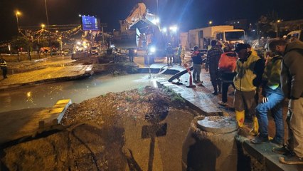 Ankara’da sağanak! Otoyol çöktü, otomobil çukura düştü