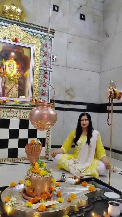 Adah Sharma sings Shiv Tandav saying that it gives her the energy to face bans.