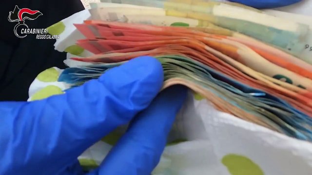 Reggio, centrale dello spaccio in un condominio pubblico del rione Marconi