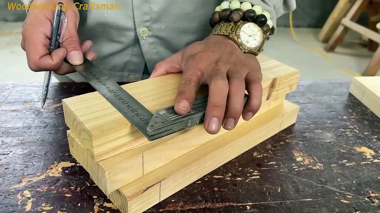 make a really cool bed out of wood