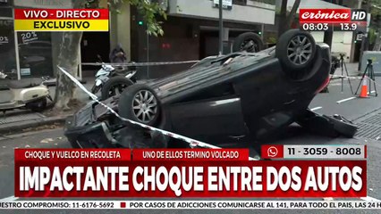 Impresionante choque y vuelco en Recoleta