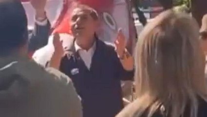 Görüntüler çok konuşulacak! Dursun Özbek alkış tutup Fenerbahçe aleyhine tezahürat yaptı