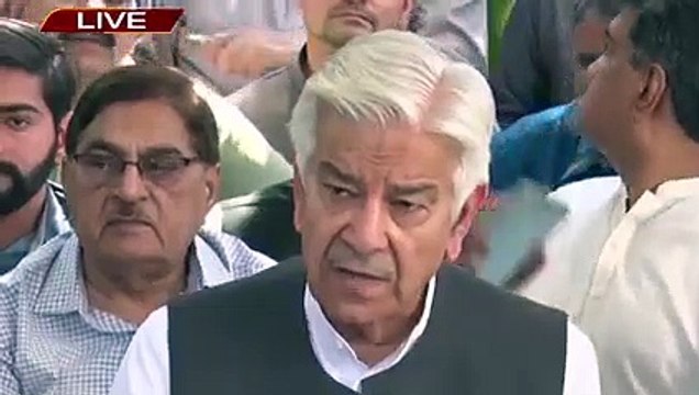 Police Ka Usman Dar Ke Ghar Chapa Walida Ke Sath Bateezi Pr Khawaja Asif Sharminda | Public News | Public Tv | Pakistan Breaking News