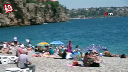 Antalya'da seçime bir gün kala tatil keyfi yaptılar
