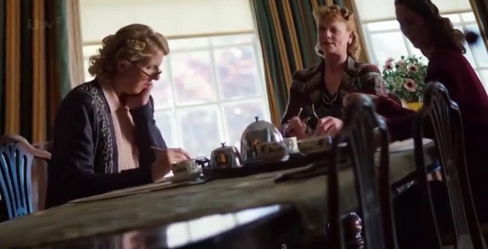 Home Fires S01 E03
