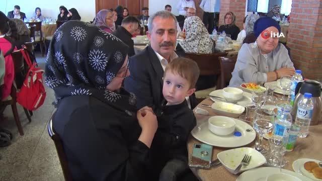 Anneler gününde şehit anneleri de unutulmadı