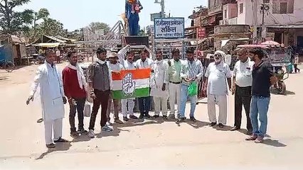 कर्नाटक विधानसभा चुनाव में कांग्रेस की जीत पर मनाया जीत का जश्न