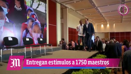 Reciben profesores estímulo del estado