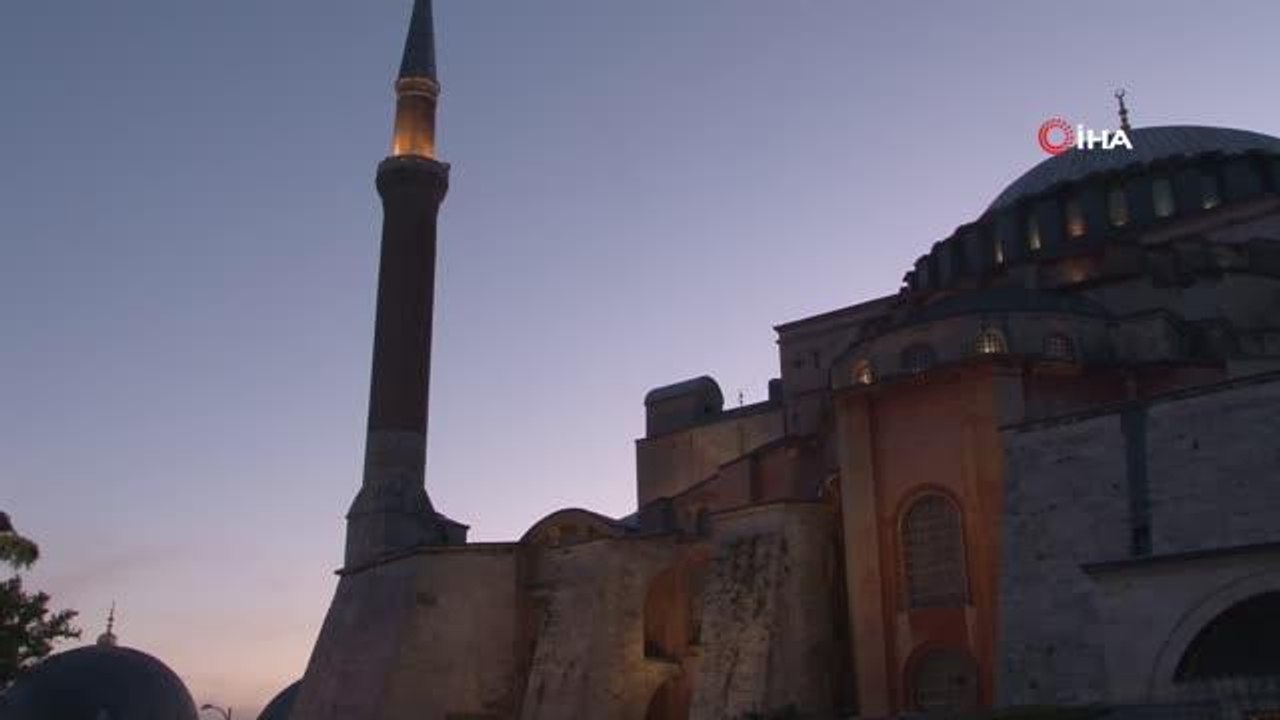 Cumhurbaşkanı Erdoğan yatsı namazını Ayasofya Camii'nde kıldı