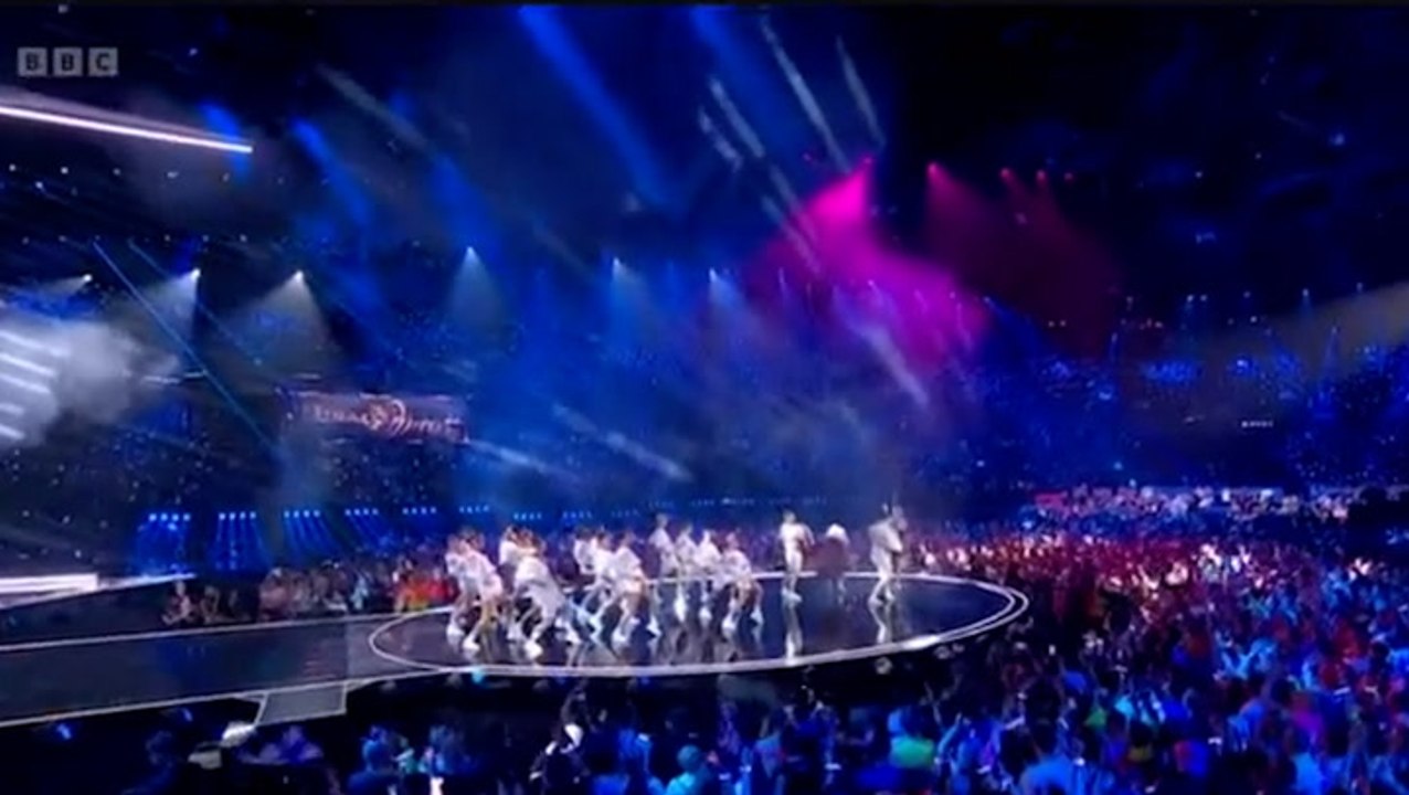 Watch: Ukrainian comedian loses shoe during Eurovision performance