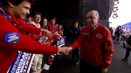 التنافس الانتخابي في تركيا.. من ينجح في استمالة فئة الشباب إلى صفه؟