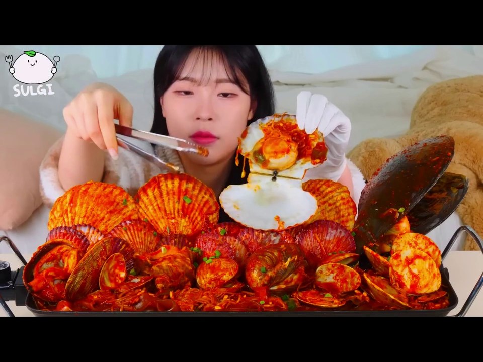 ASMR MUKBANG Fire Seafoods special, Big Clam, Razor shell, Seashells ...