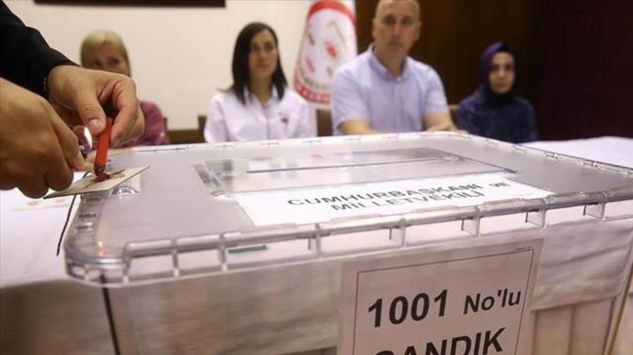 Sandık görevlilerin yemini nasıl? Sandık görevlileri nasıl yemin ediyor? Sandık yemini nasıl edilir?