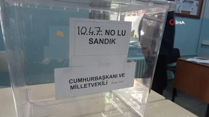 Balıkesir'de ilk oylar sandığa atıldı