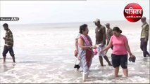 चक्रवात मोचा : बंगाल में बक्खाली समुद्र तट करवाया खाली, देखें वीडियो